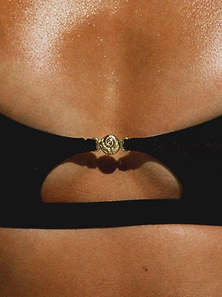MAHE: Negro / M
